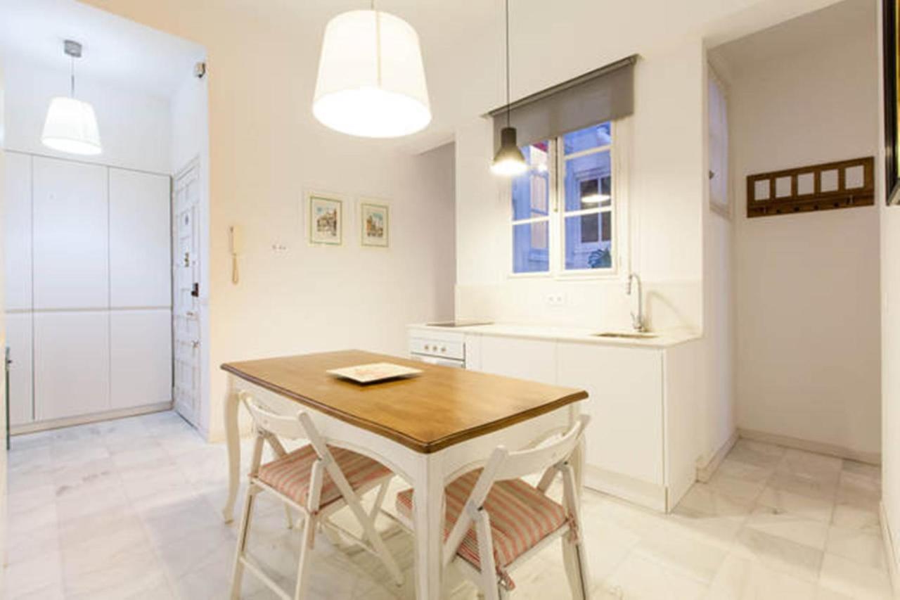 Apartamentos Rg Arenal Севилья Номер фото
