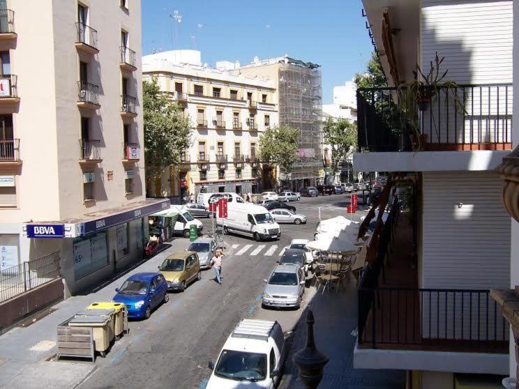 Apartamentos Rg Arenal Севилья Номер фото